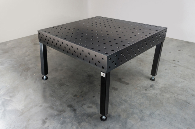 Standard welding table